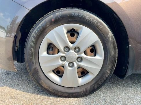 Used 2018 Kia Forte LX FWD image 24