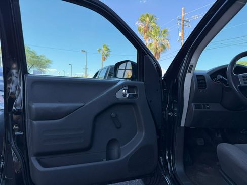 Used 2018 Nissan Frontier S RWD image 35