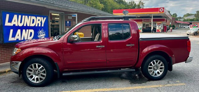 Used 2011 Nissan Frontier SL AWD/4WD image 25