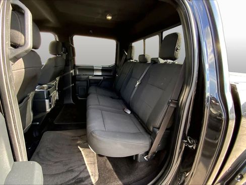 Used 2015 Ford F150 XLT w/ Equipment Group 302A Luxury AWD/4WD image 19
