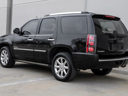 Used 2011 GMC Yukon Denali image 12