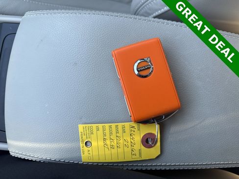 Used 2022 Volvo XC40 T5 Momentum image 27