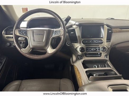 Used 2019 GMC Yukon XL Denali w/ Denali Ultimate Package AWD/4WD image 16