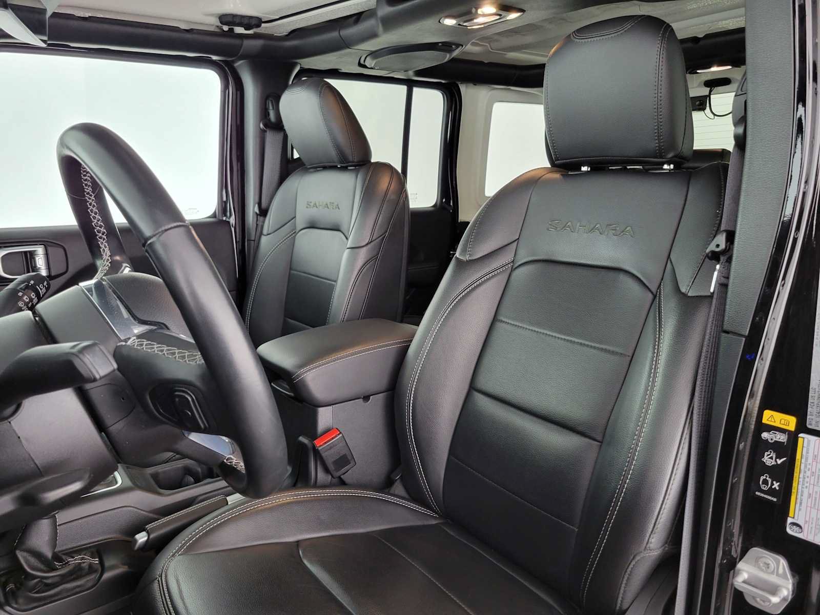 Used 2022 Jeep Wrangler Unlimited Sahara AWD/4WD image 21