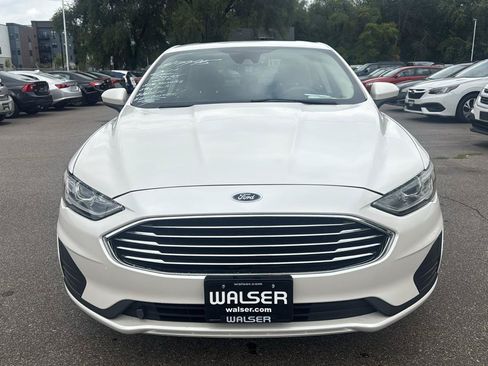 Used 2019 Ford Fusion SE FWD image 2