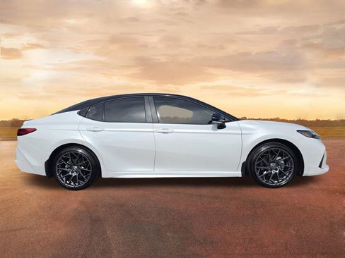 Used 2025 Toyota Camry XSE w/ Premium Plus Package AWD/4WD image 9