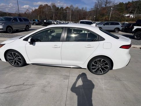 Used 2021 Toyota Corolla SE image 6