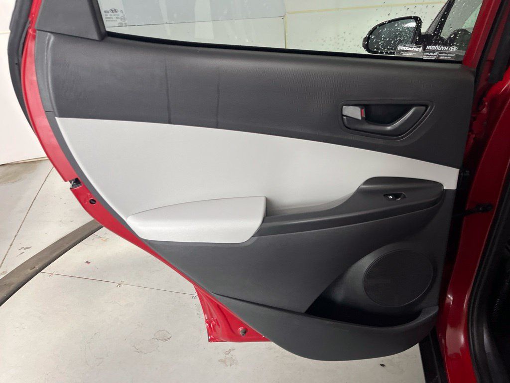 Used 2022 Hyundai Kona SEL w/ Cargo Package FWD image 28