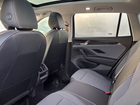 New 2026 Volkswagen Tiguan SE image 5