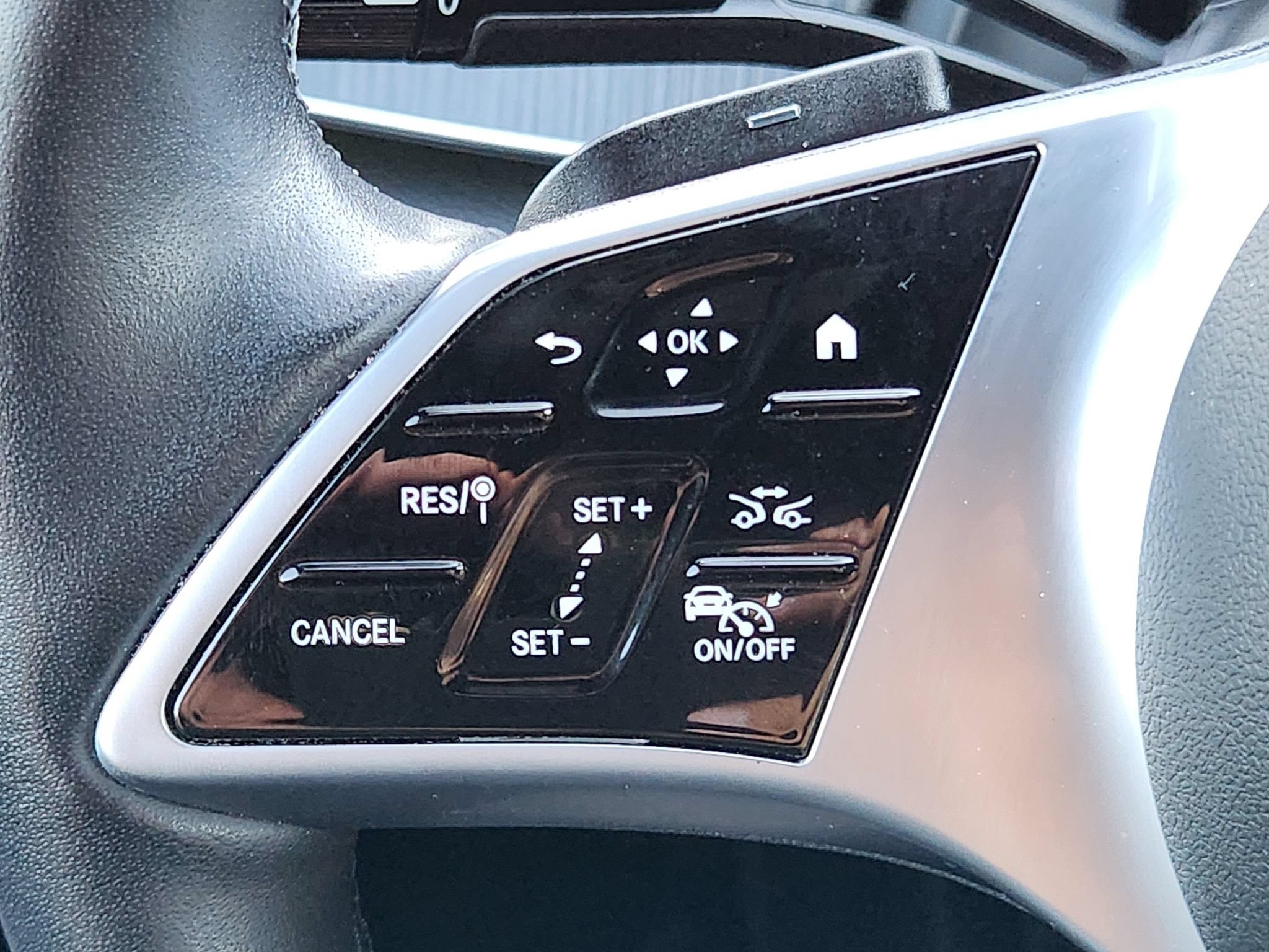 Certified 2023 Mercedes-Benz EQE 500 4MATIC Sedan image 33