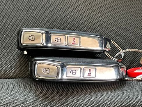 Used 2025 Kia Sportage LX image 21