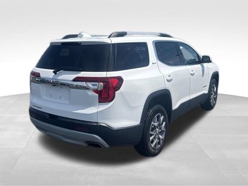 Certified 2023 GMC Acadia SLT FWD image 3