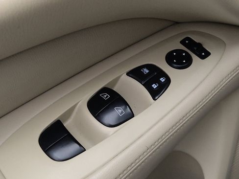 Used 2017 Nissan Pathfinder Platinum image 27