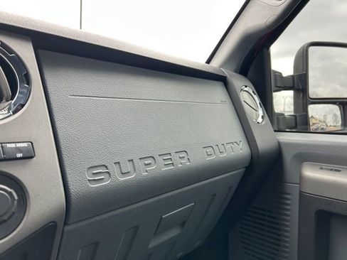 Used 2012 Ford F250 XLT w/ Camper Pkg image 25