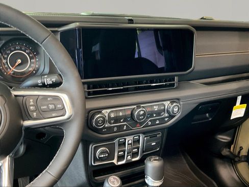 New 2026 Jeep Wrangler Unlimited Sahara AWD/4WD image 11