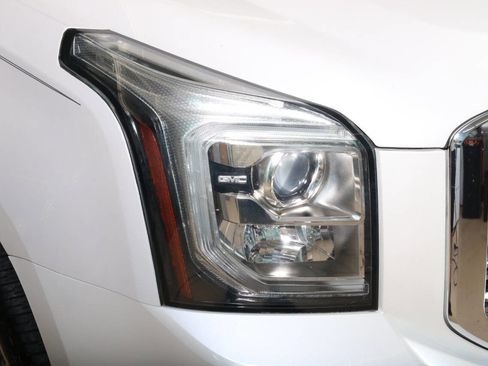 Used 2018 GMC Yukon Denali w/ Denali Ultimate Package AWD/4WD image 5