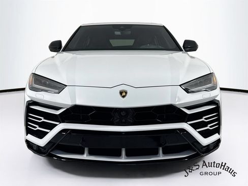 Used 2019 Lamborghini Urus AWD/4WD image 2