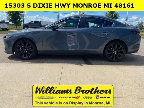 Used 2024 MAZDA MAZDA3 s image 8