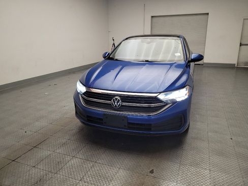 Used 2023 Volkswagen Jetta SE FWD image 15