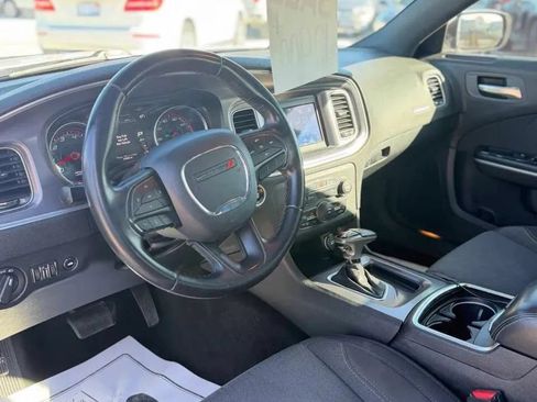 Used 2019 Dodge Charger SXT RWD image 10