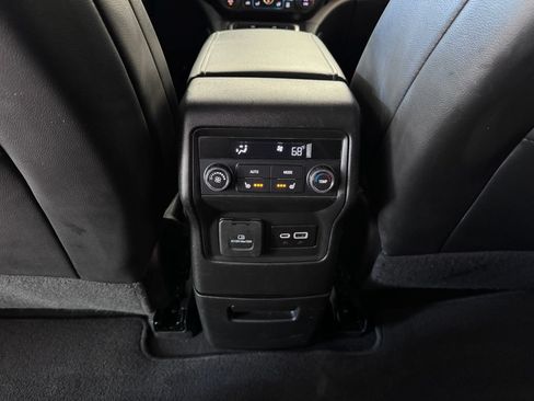 Certified 2023 GMC Acadia SLT w/ Elevation Edition AWD/4WD image 28