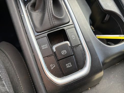 Used 2019 Hyundai Santa Fe SEL image 24