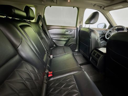 Used 2023 Nissan Rogue Platinum FWD image 25