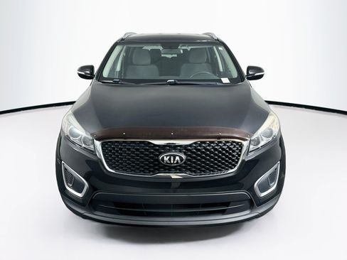 Used 2016 Kia Sorento LX FWD image 2