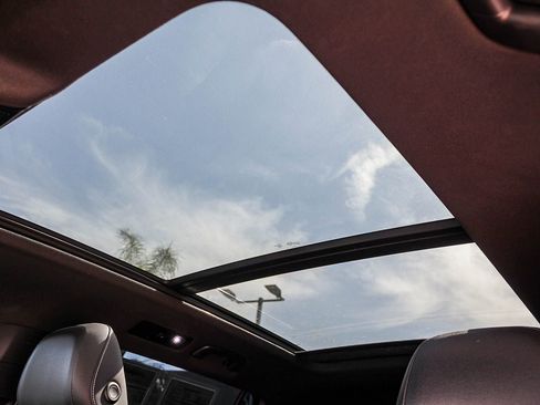 Used 2023 Volkswagen Tiguan SE R-Line image 27