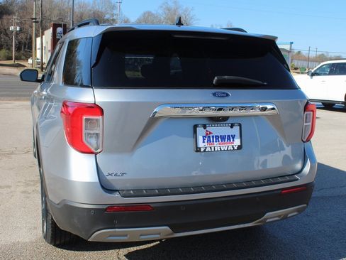 Used 2023 Ford Explorer XLT w/ Equipment Group 202A image 10