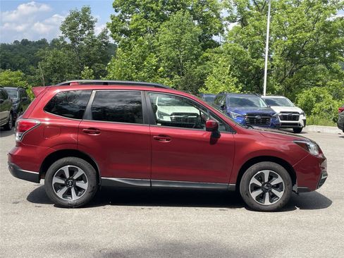Used 2017 Subaru Forester 2.5i Premium w/ All-Weather Package AWD/4WD image 6