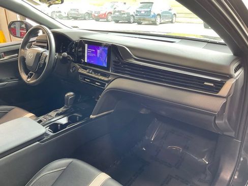 Used 2025 Toyota Camry SE FWD image 19