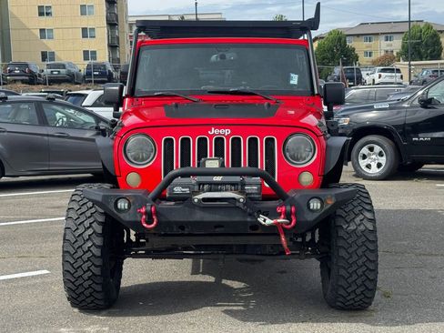 Used 2016 Jeep Wrangler Unlimited Sahara w/ Connectivity Group AWD/4WD image 3