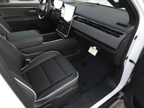 New 2026 GMC Sierra EV Elevation image 41