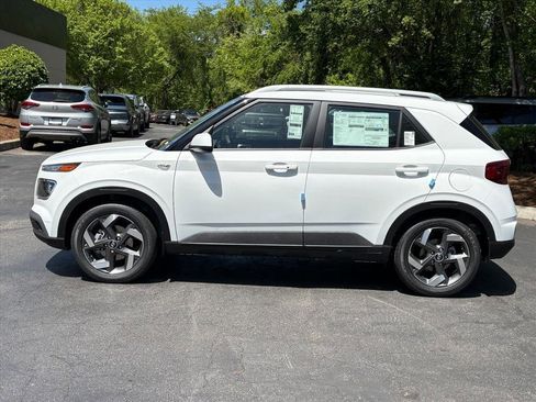New 2026 Hyundai Venue SEL FWD image 17
