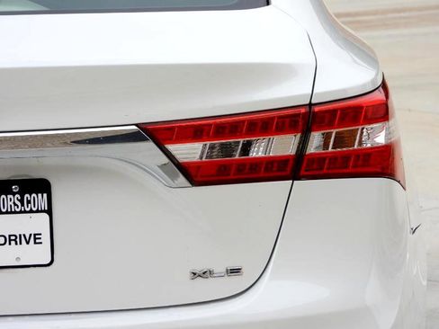 Used 2013 Toyota Avalon XLE image 22