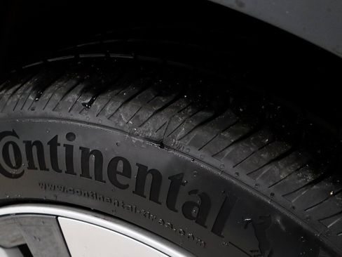 Used 2024 Tesla Model Y Long Range image 19