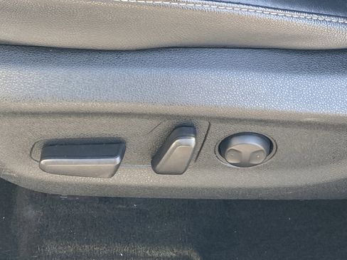 Used 2020 Kia Niro EX image 19