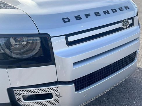 Used 2023 Land Rover Defender 110 S image 28