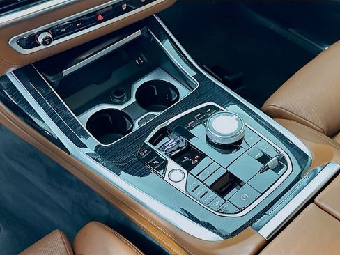 Certified 2024 BMW X7 M60i w/ Executive Package image 17