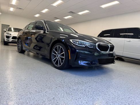 Used 2020 BMW 330i Sedan w/ Premium Package RWD image 11