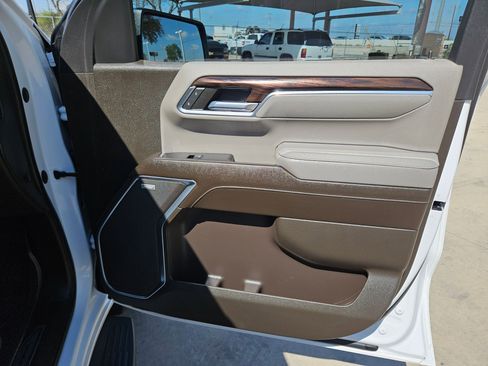 Certified 2022 GMC Sierra 1500 SLT w/ SLT Convenience Package image 31