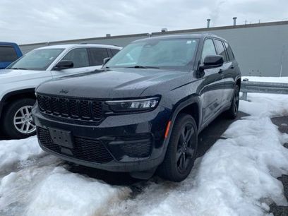 Used 2023 Jeep Grand Cherokee Altitude