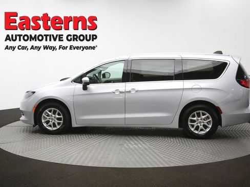 Used 2023 Chrysler Voyager LX FWD image 60