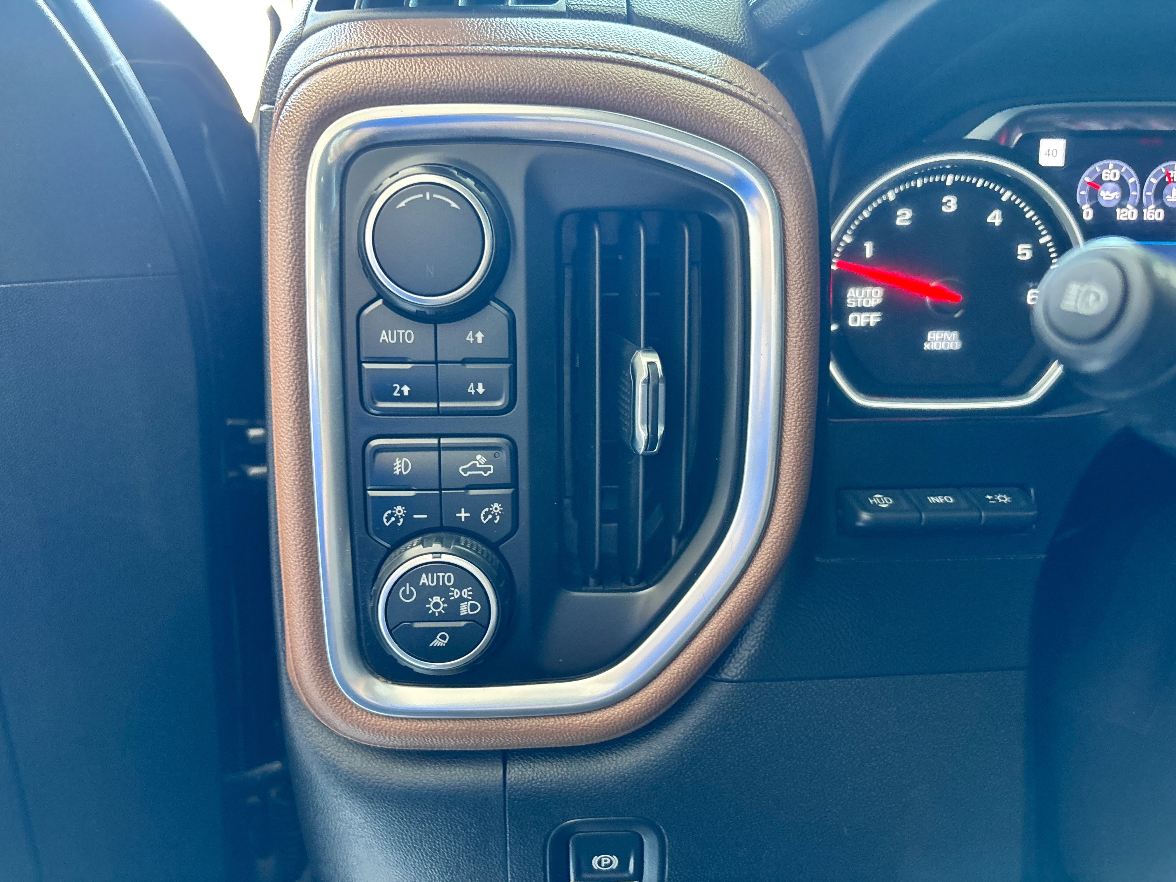 Used 2019 Chevrolet Silverado 1500 High Country w/ High Country Premium Package AWD/4WD image 13