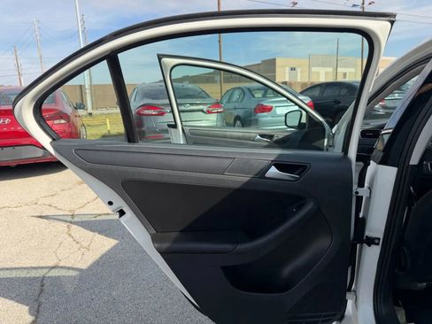 Used 2012 Volkswagen Jetta SE image 11