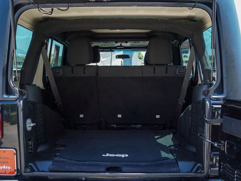 Used 2017 Jeep Wrangler Unlimited Sport w/ Max Tow Package AWD/4WD image 14
