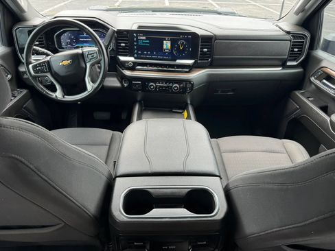 Used 2024 Chevrolet Silverado 2500 LT AWD/4WD image 17