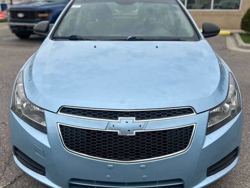 Used 2012 Chevrolet Cruze LS image 2