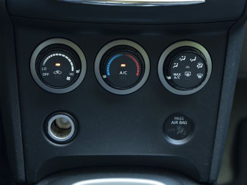 Used 2013 Nissan Rogue S FWD image 30